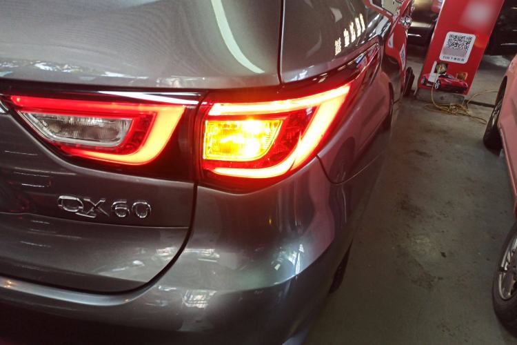 Used Infiniti QX60 2016 2.5 S/C Hybrid Two-Wheel-Drive Excellence Edition China V Standard