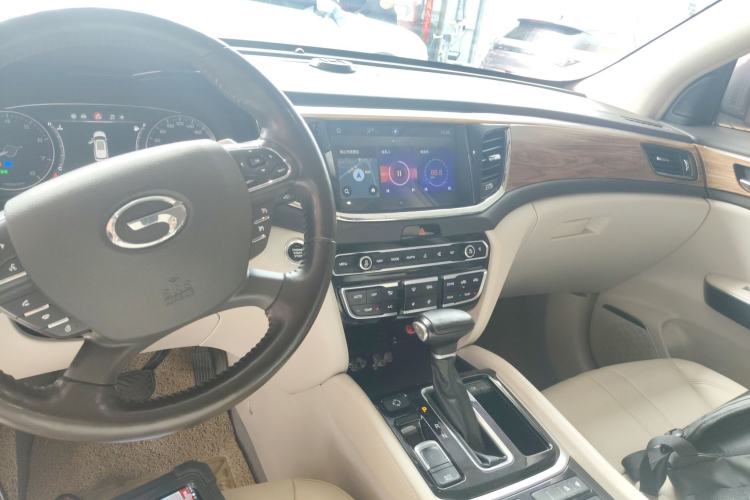 Used GAC Trumpchi GS8 2017 320T Four-Wheel Drive Luxury Smart Connectivity Version (7 Seats)
