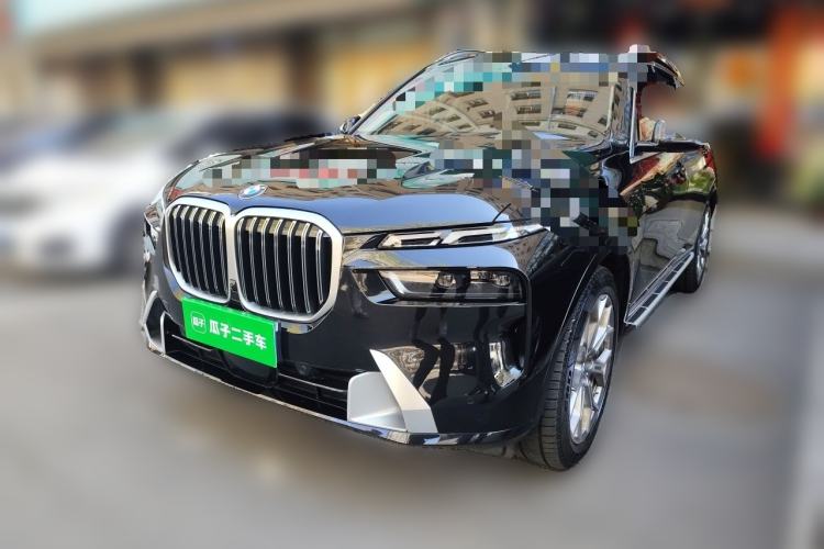 Used BMW X7 2023 xDrive40i Luxury Package with Leading Features