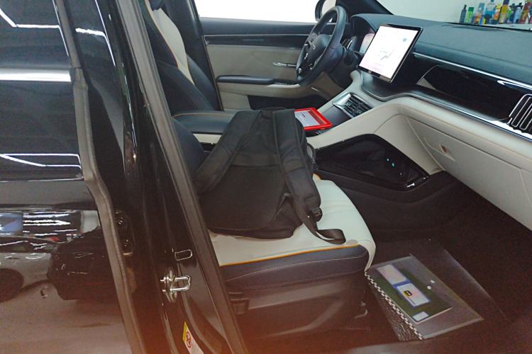 Used BYD Song PLUS New Energy 2024 HONOR Edition DM-i 110km Flagship Model Right Front Seat