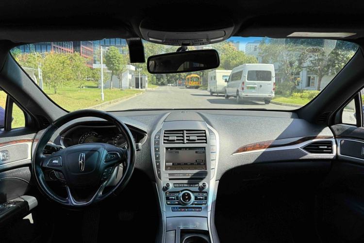 Used Lincoln MKZ 2017 2.0T Luxury Edition
