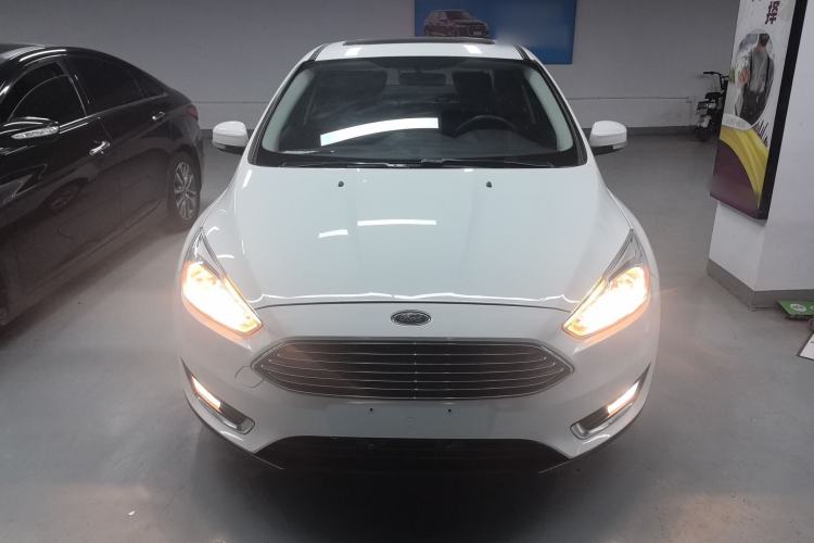 Used Ford Focus 2018 Sedan Classic EcoBoost 180 Automatic Elite Model
