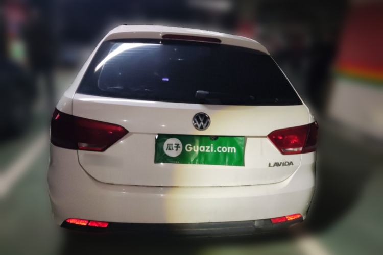 Used Volkswagen Gran Lavida 2013 1.6L Automatic Fashion Model