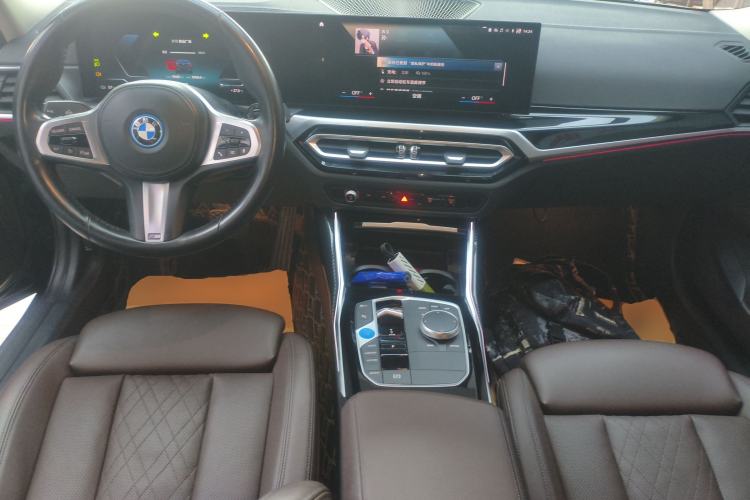 Used BMW i3 2022 eDrive 35 L Center Console