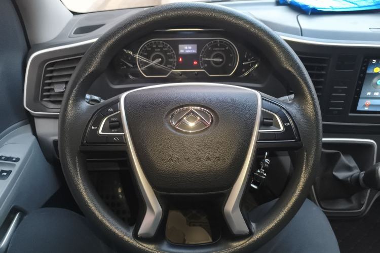 Used SAIC MAXUS Xintu V80 2023 2.0T Manual Classic Aoyuntong Long Wheelbase Mid-Height 6/7/8/9-Seater
