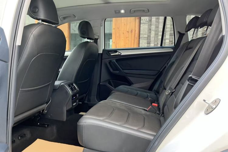 Used Volkswagen Tiguan L 2020 330TSI Automatic Two-Wheel Drive Panoramic Comfort Edition China VI Standard
