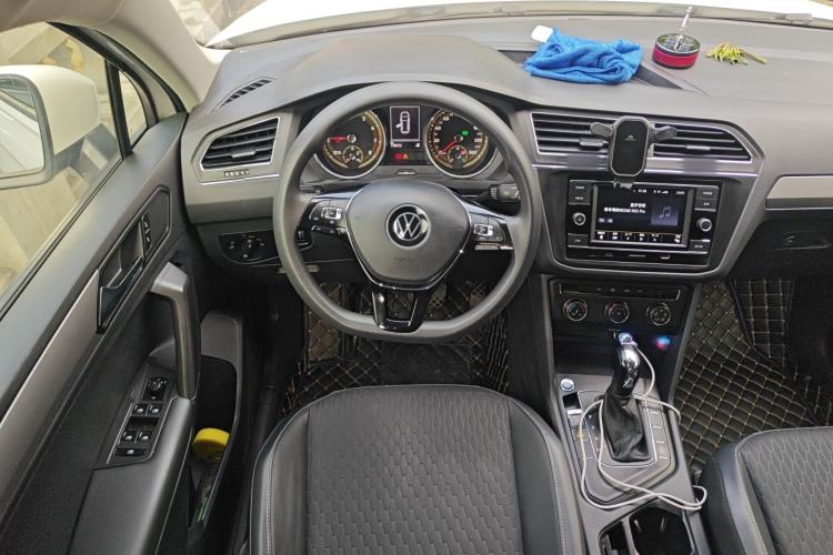 Used Volkswagen Tiguan L 2020 330TSI Automatic Two-Wheel Drive Luxury Edition China VI Standard Steering Wheel