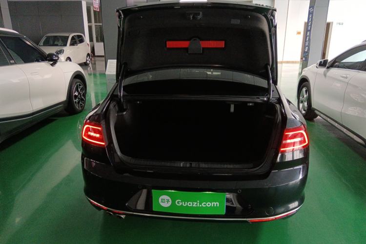 Used Volkswagen Magotan 2017 280TSI DSG Leading Edition
