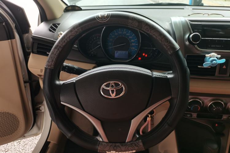 Used Toyota YARiS L Zhi Xuan 2015 1.5E Automatic Charm Edition
