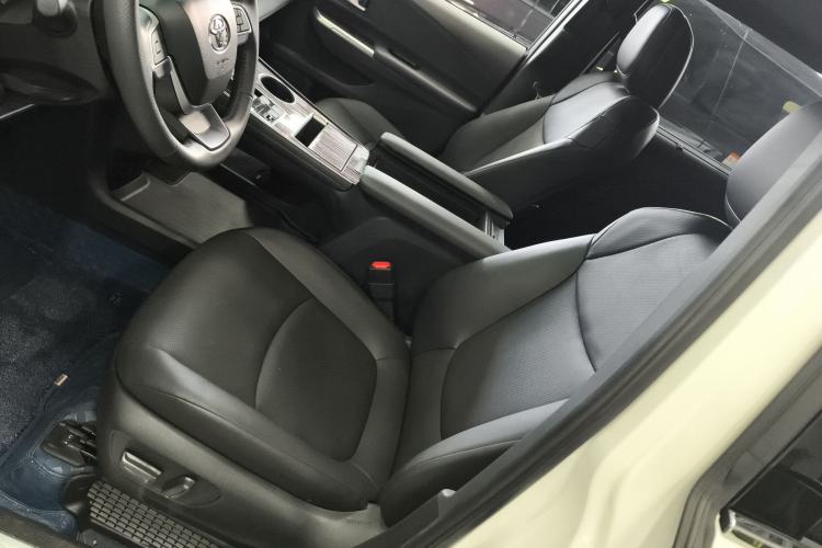 Used Toyota Granvia 2024 2.5L Hybrid Prestige PLUS Edition
