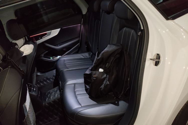 Used Audi A4L 2022 40 TFSI Luxury Dynamic Model