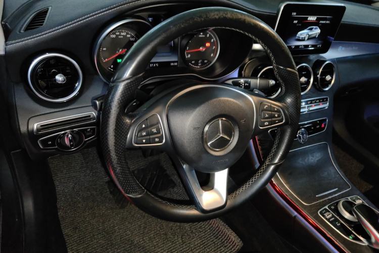 Used Mercedes-Benz C-Class 2018 C 180 L Fashion Edition Sport Version Steering Wheel