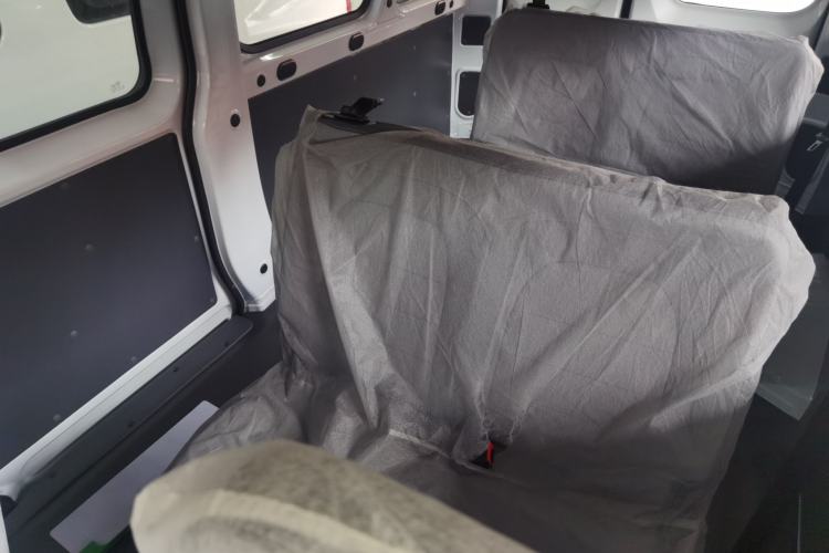 Used Wuling Yangguang 2025 Model 400km Bus Edition—Comfort Edition Left Rear Seat