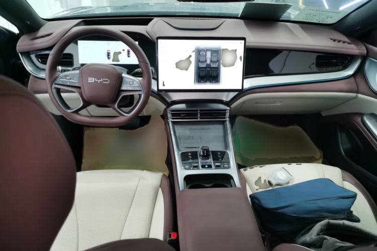 Used BYD Seal 07 DM-i 2025 Intelligent Driving Version DM-i 1.5L 125 km Prestige Edition Center Console