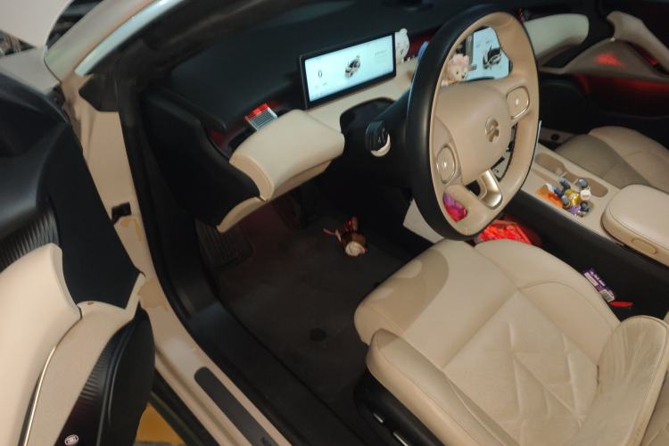 Used Nio ET5 2022 75 kWh Driver Seat