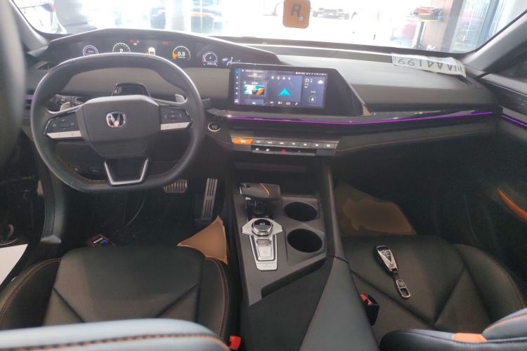 Used CHANGAN UNI-V 2022 1.5T Sport Edition Center Console