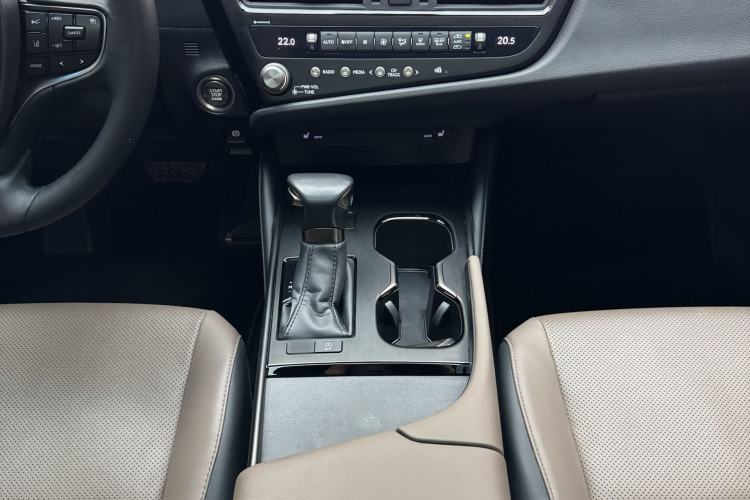 Used Lexus ES 2023 200 Excellence Edition Interior 4
