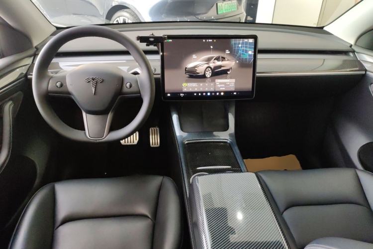 Used Tesla Model Y 2022 Long-Range All-Wheel-Drive Version Center Console