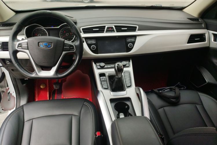 Used Geely Auto Emgrand X7 Sport 2020 1.8TD Manual Two-Wheel Drive Zhiya Model Center Console