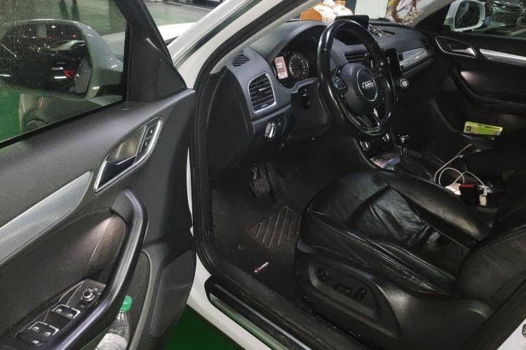 Used Audi Q3 2015 35 TFSI quattro Millionth Anniversary Edition Driver Seat