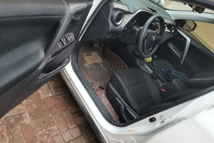 Used Toyota RAV4 2016 2.0L CVT Two-Wheel Drive Fashion Edition China V Standard Driver Seat