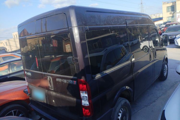 Used Dongfeng Yufeng Yufeng 2020 2.3T Economy Standard Edition Logistics Vehicle Short Wheelbase Mid-Roof Design 5-9 Seats WP2.3