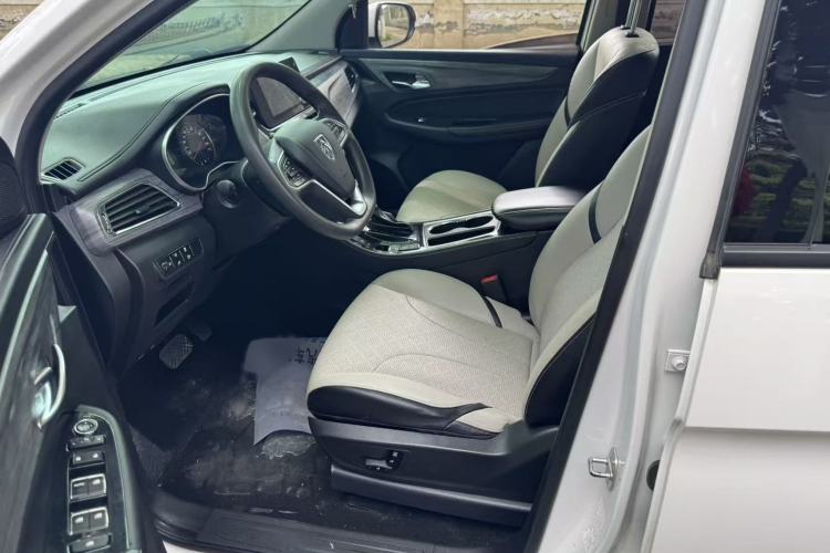 Used Baojun 730 2019 1.5T CVT Flagship Model 7 Seats China VI Emission Standard Left Front Seat