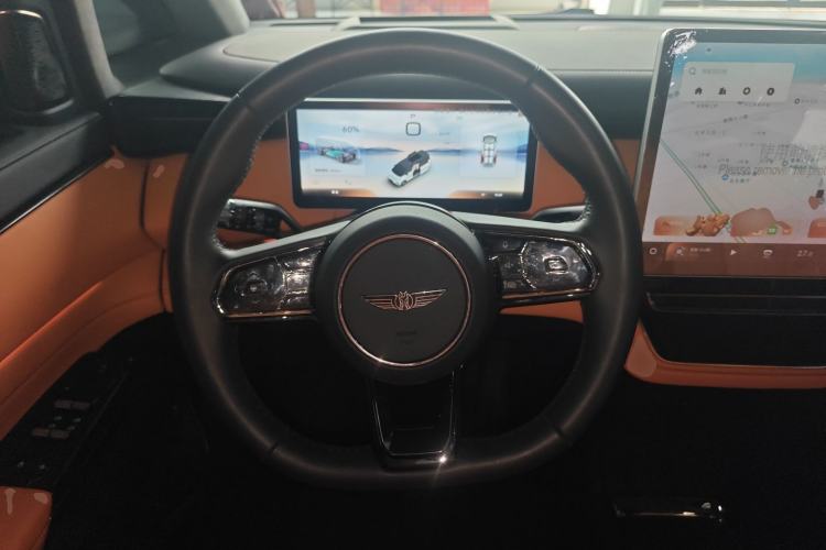 Used Geely Galaxy LEVC L380 2024 140-Degree 6-Seater All-Wheel-Drive Ultra