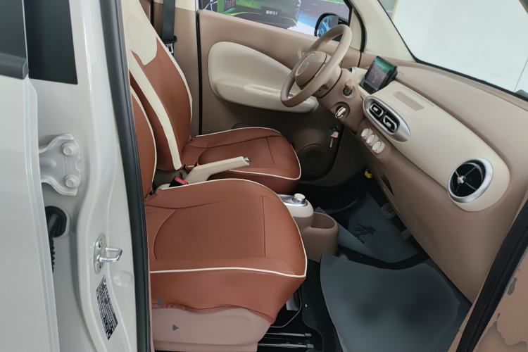 Used Wuling Hongguang MINIEV 2025 Four-Door Version Advanced Edition Right Front Seat