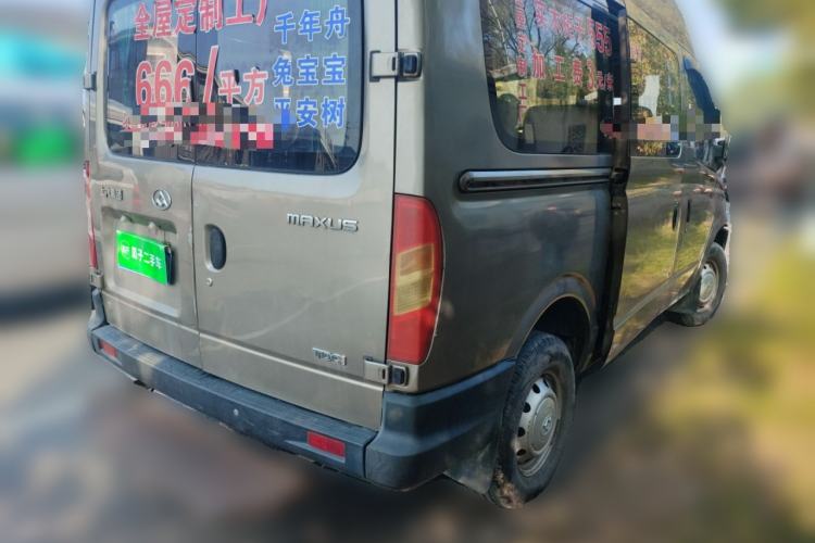 Used SAIC MAXUS Xintu V80 2015 2.5T Manual Aoyuntong Version Short Wheelbase Mid-Roof
