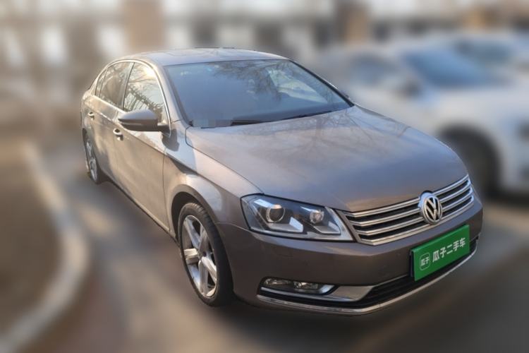 Used Volkswagen Magotan 2016 2.0 TSI Luxury Comfort Version Front Right 45 Deg