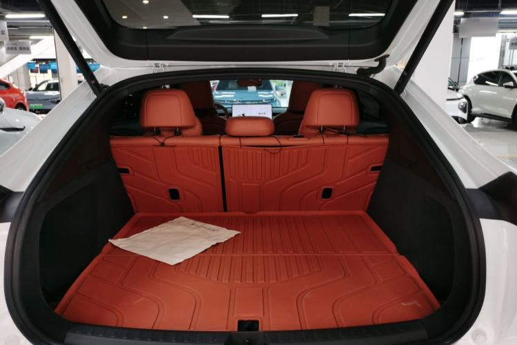 Used ONVO L60 2024 60 kWh Rear-Drive Version