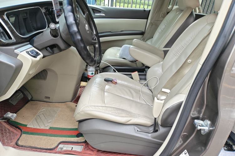 Used Buick GL8 2013 3.0L GT Luxury Business Haoya Edition
