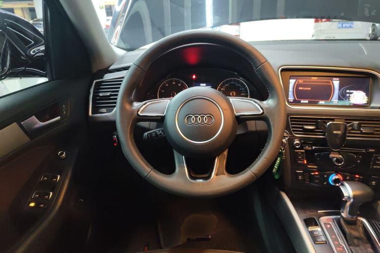 Used Audi Q5 2017 Plus 40 TFSI Ambition Model