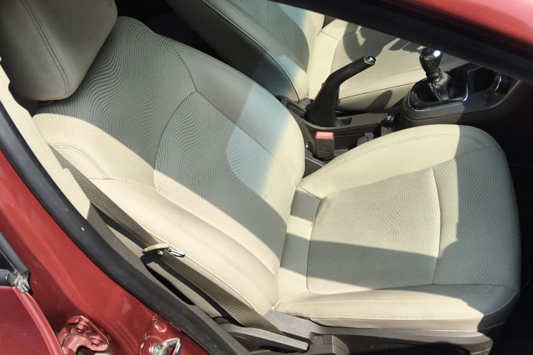 Used Chevrolet Cruze 2015 1.5L Classic SE MT Right Front Seat