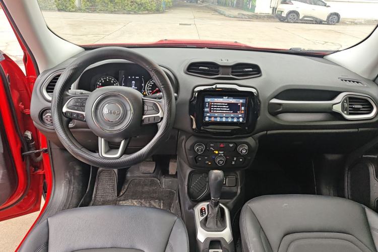 Used Jeep Renegade 2019 220T Automatic Leading Edition Center Console