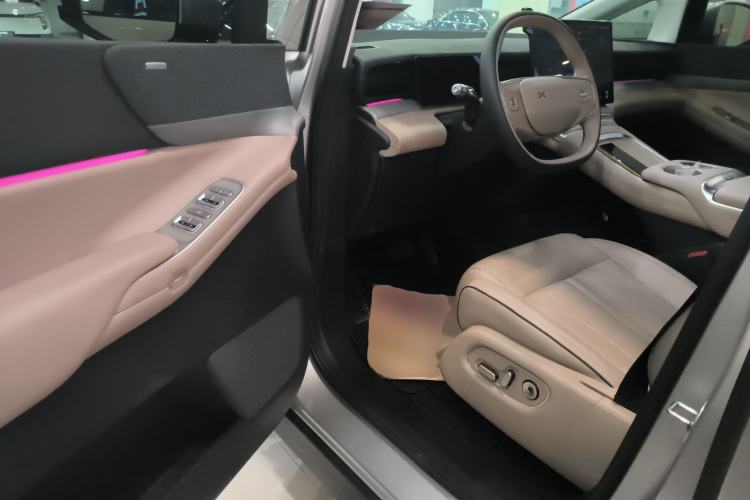 Used XPeng X9 2024 702 Ultra-Long Range Max
