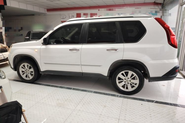 Used Dongfeng Fengdu MX6 2016 2.0L CVT Two-Wheel Drive All-Around Version
