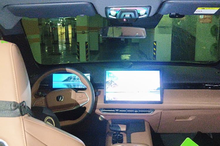 Used CHANGAN UNI-Z New Energy 2024 Blue Whale Smart Electric iDD 125km Beyond Edition Center Console