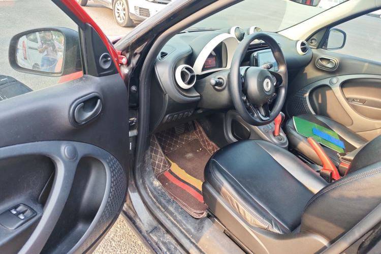 Used smart forfour 2016 1.0L 52 kW Dynamic Edition Driver Seat