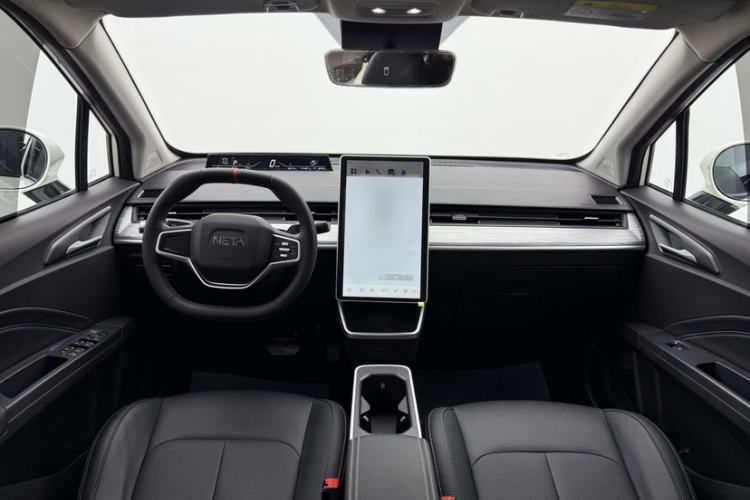 Used NETA V 2022 Chao 300 Lite Lithium Iron Phosphate Interior 1