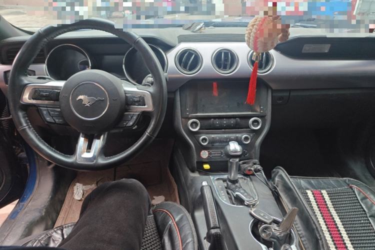 Used Ford Mustang 
