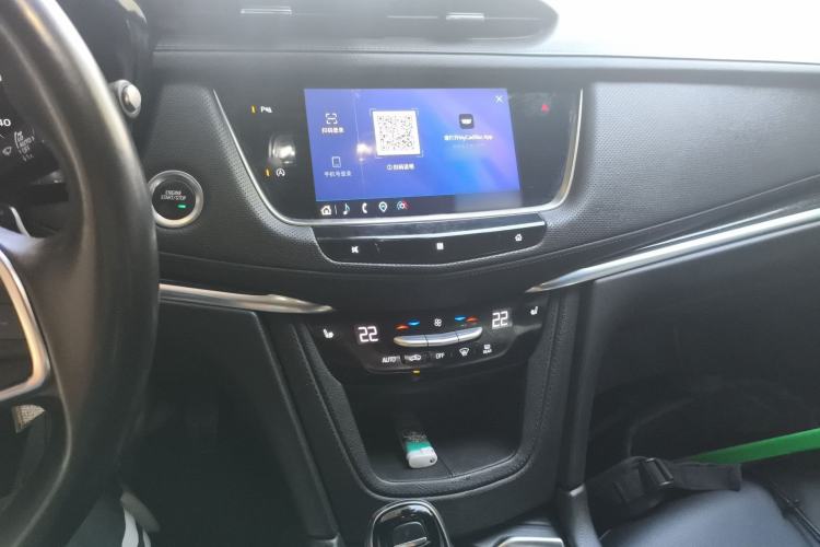 Used Cadillac XT5 2021 2.0T Four-Wheel Drive Luxury Version Audio And AC Panel