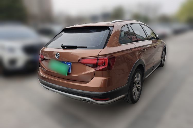 Used Volkswagen C-TREK 2017 230TSI DSG Luxury Model
