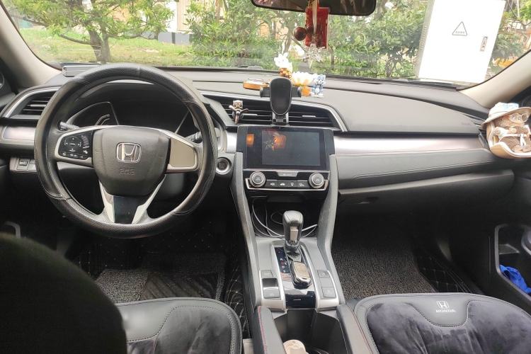 Used Honda Civic 2016 220TURBO CVT Luxury Edition Center Console