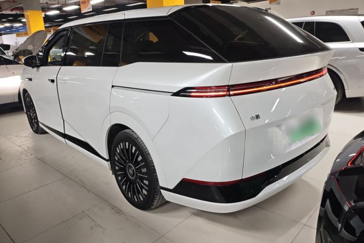 Used XPeng X9 2025 740 Ultra-Long Range Max Rear Left 45 Deg