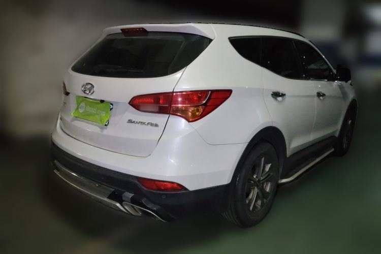 Used Hyundai Santa Fe 2015 2.4L Automatic Two-Wheel Drive Smart Version 5 Seats