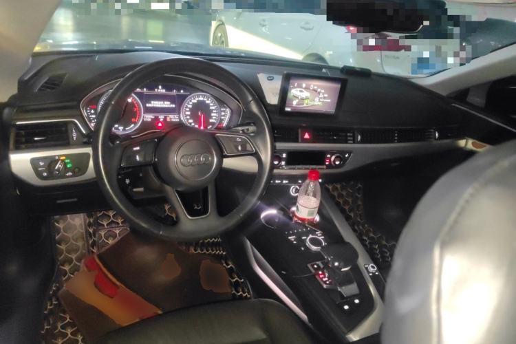 Used Audi A5 2019 Coupe 40 TFSI Fashion Edition China V Emission Standard Center Console