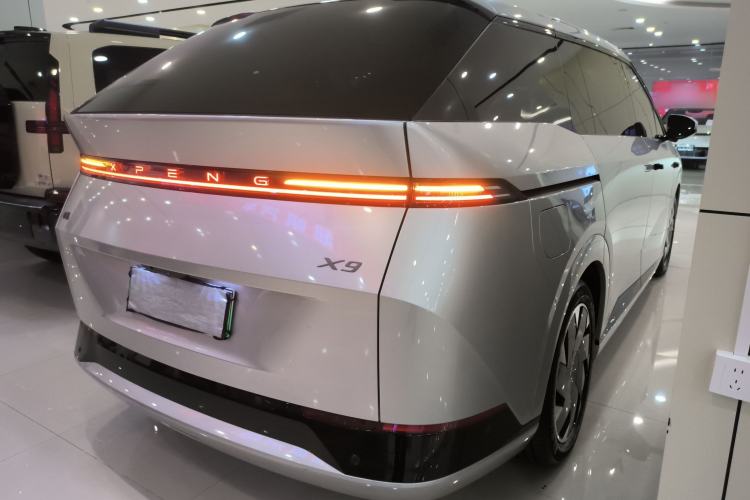 Used XPeng X9 2024 702 Ultra-Long Range Max
