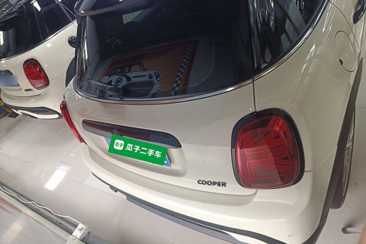 Used MINI MINI 2022 Updated 1.5T COOPER Classic Edition Five-Door Version
